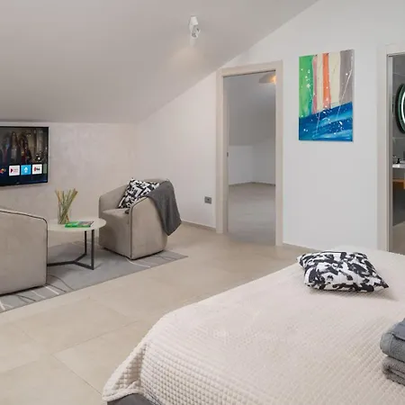 Fasana-apartment 5 By Vivi Rent Apartment